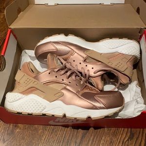 Huarache’s for sale